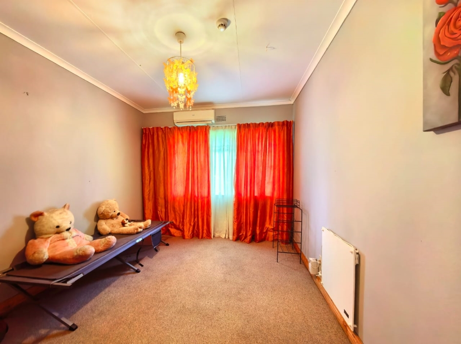 5 Bedroom Property for Sale in Vaalpark Free State